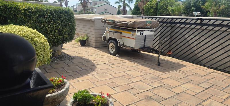 To Let 4 Bedroom Property for Rent in Greenways Golf Estate Western Cape